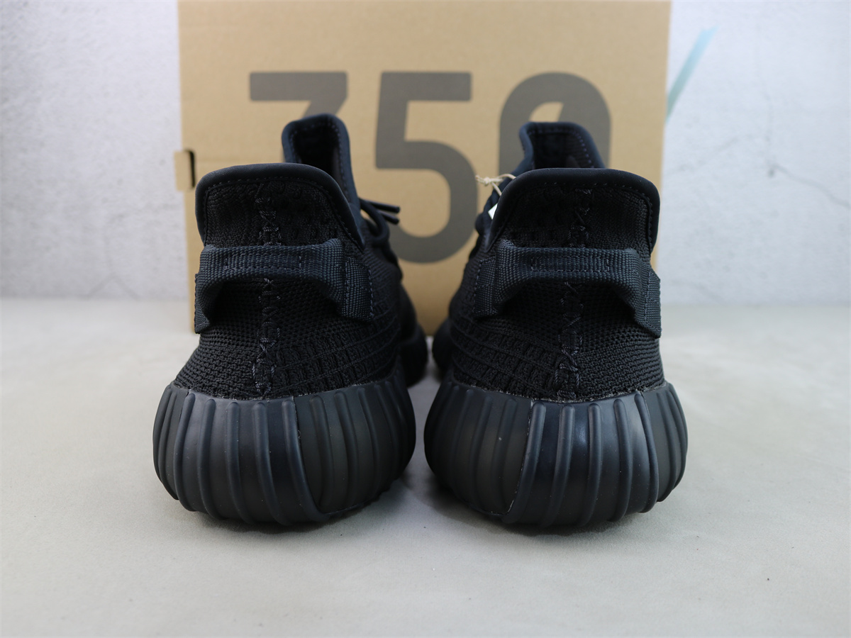 Yeezy Boost 350 V2 Onyx HQ4540